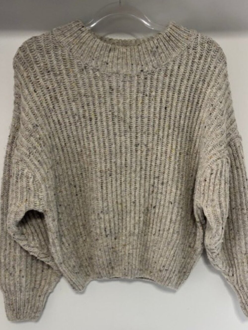 ASTR The Label Women’s M Oatmeal Speckled Chunky Knit Cropped Oversized Sweater - Picture 2 of 8